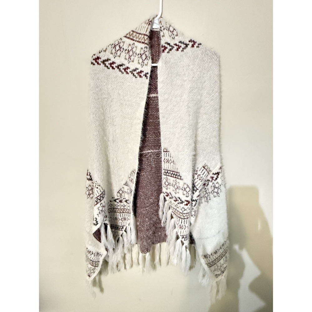 Vault Women's Shawl/Wrap Ivory Tribal Navajo Pattern Fringe Accent Wrap